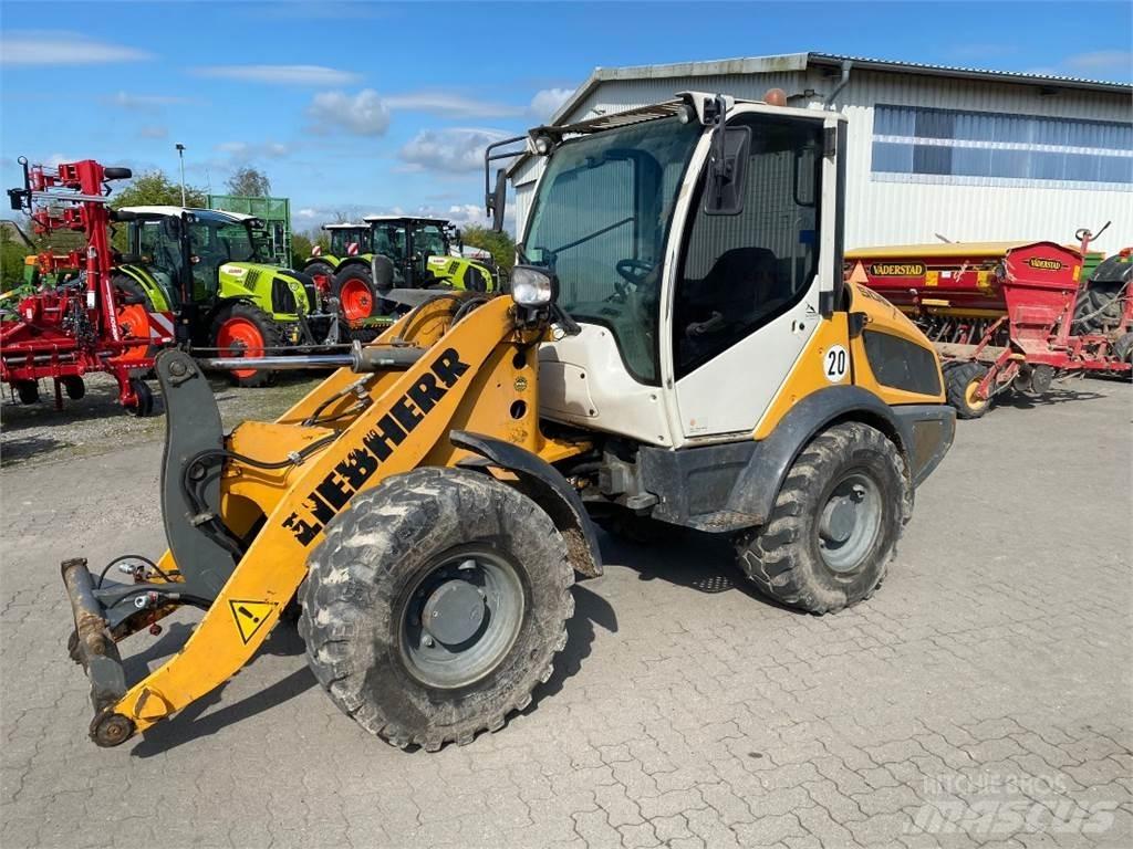 Liebherr L 506 C لوادر بعجل