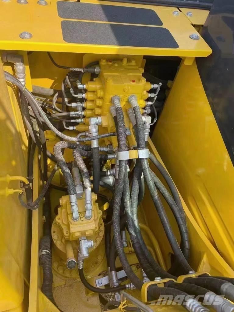 Komatsu PC 110 حفارات زحافة