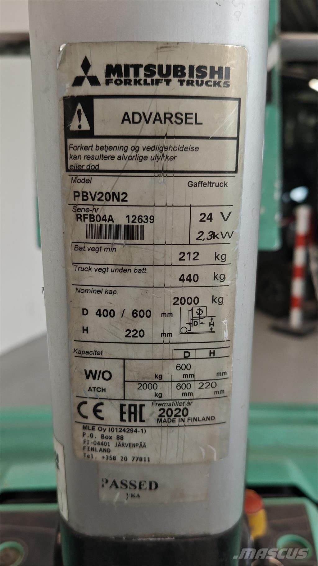 Mitsubishi PBV20N2 شاحنة ذات منصة