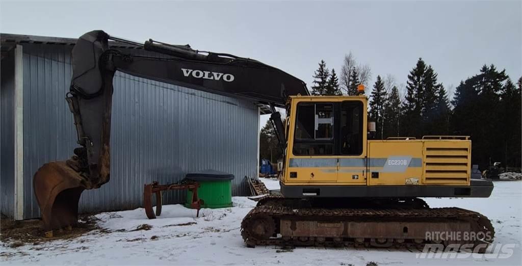 Volvo EC 230B حفارات زحافة