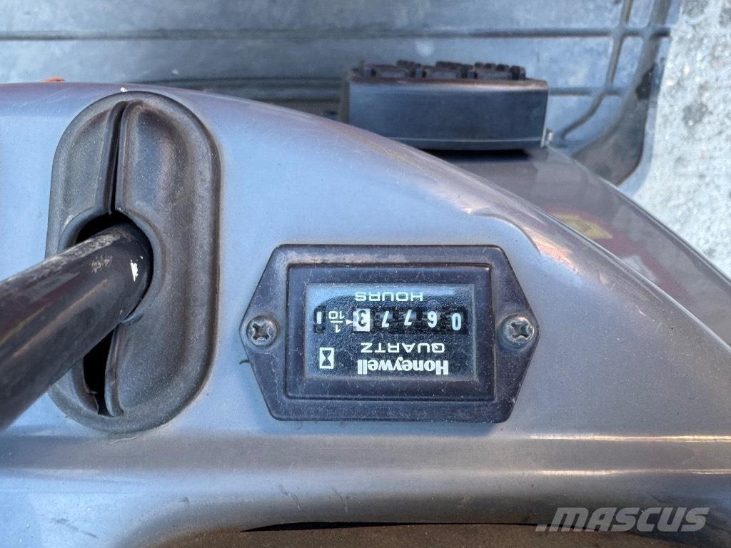 Yanmar SV08 (1D776) حفارات صغيرة أقل من 7 طن (حفارات صغيرة)
