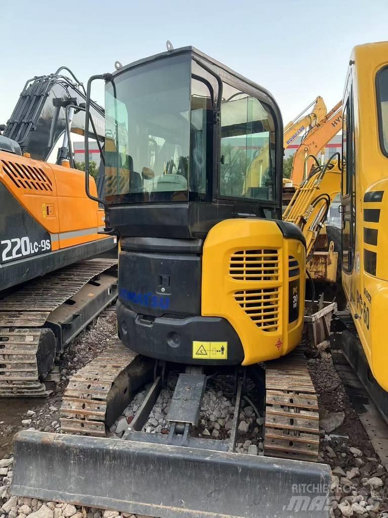 Komatsu PC 30 حفارات زحافة