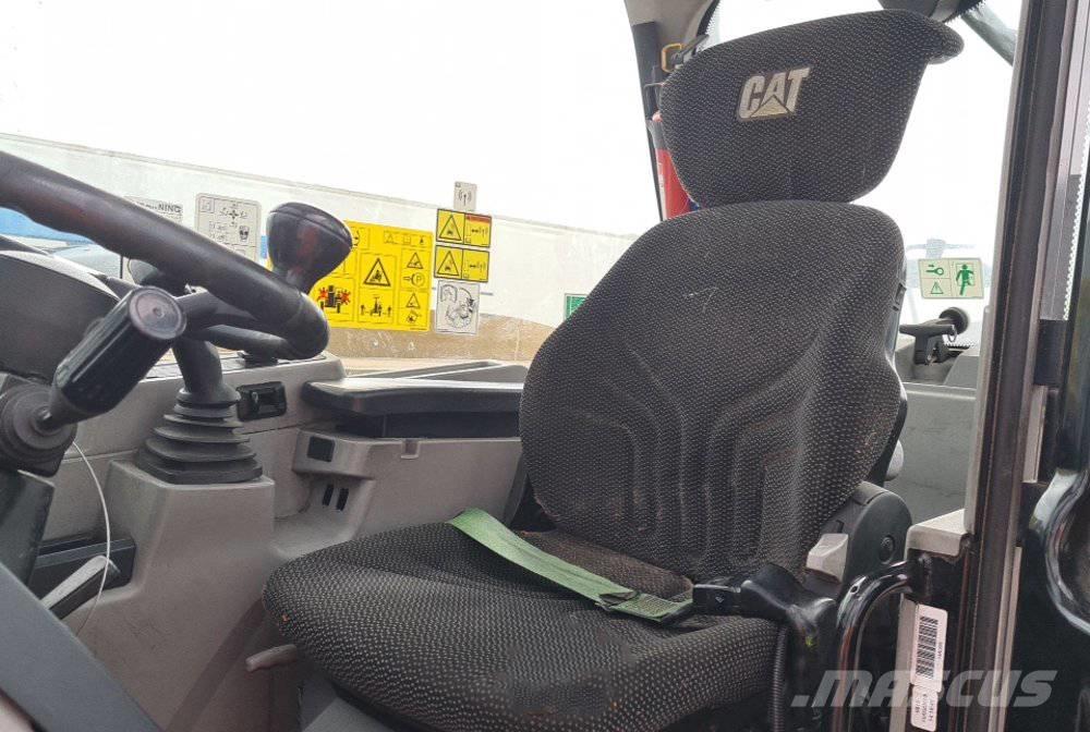 CAT TH 408 D معدات مناولة لأغراض الزراعة