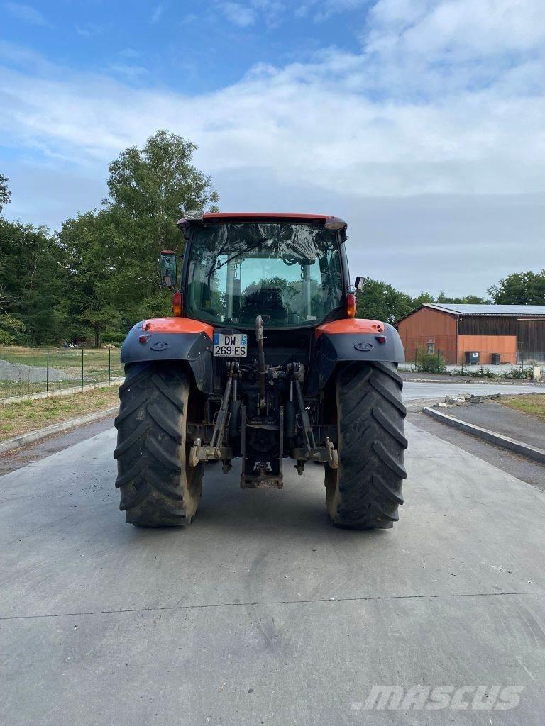 Kubota M 135 GX الجرارات