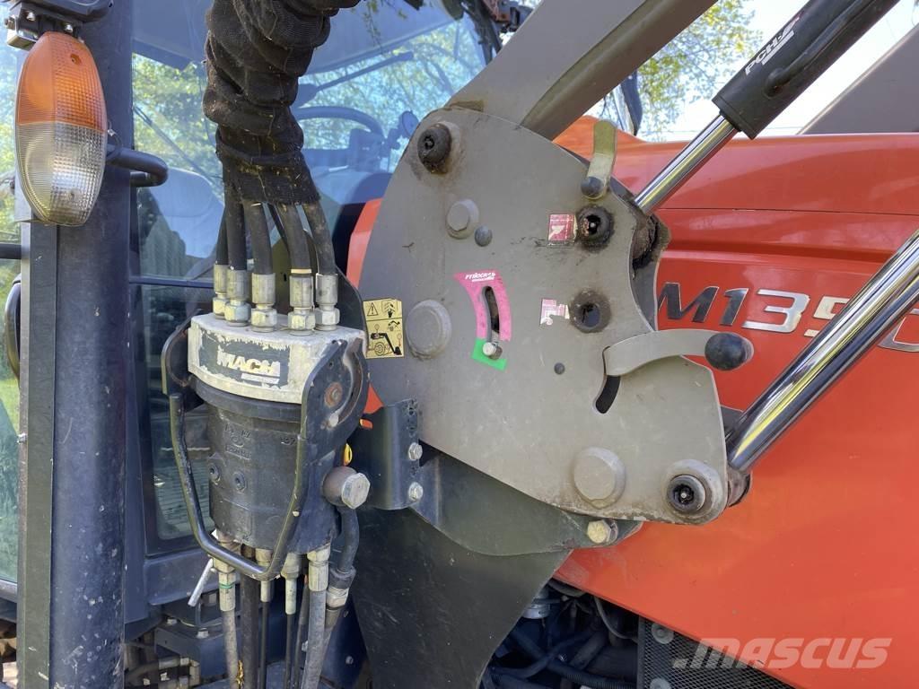 Kubota M 135 GX الجرارات