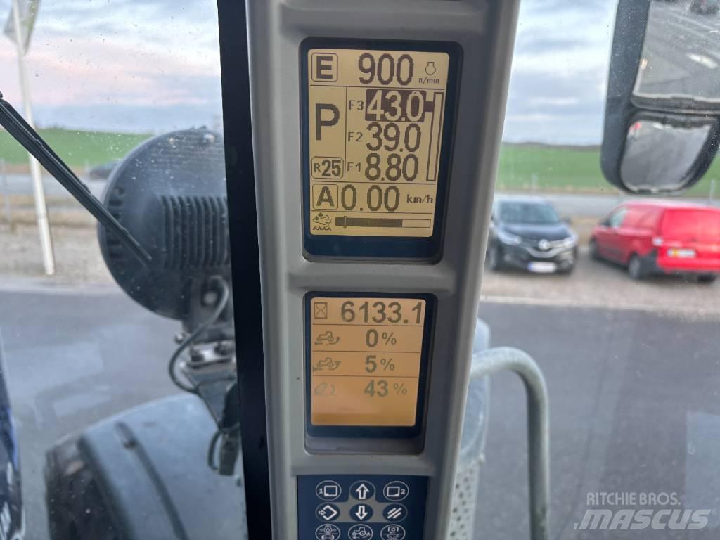 New Holland T 8.410 الجرارات