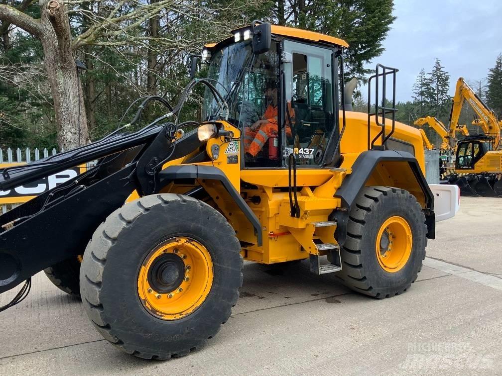 JCB 437 HT لوادر بعجل