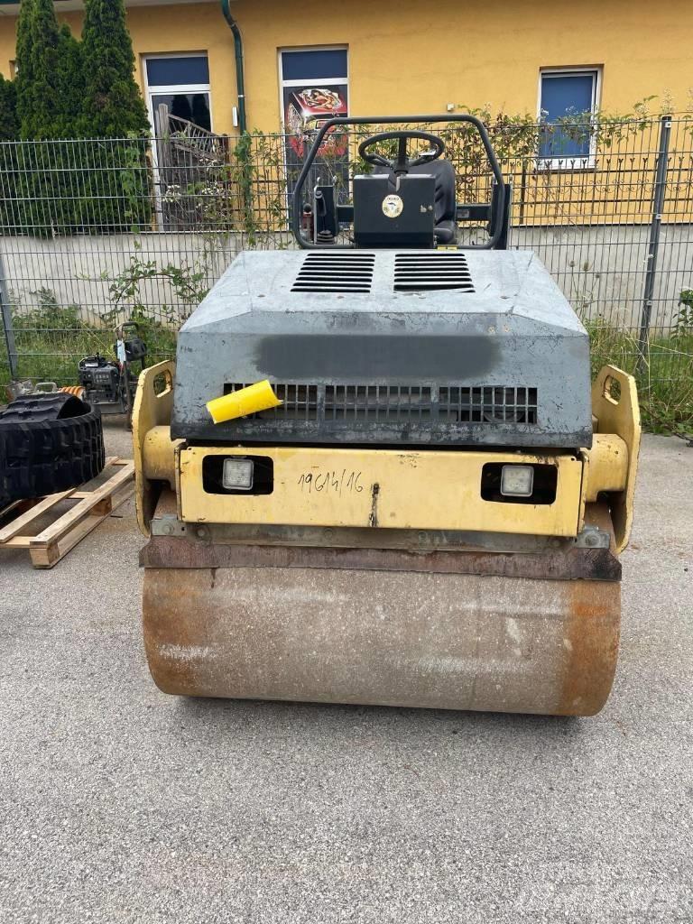 Bomag BW 120 AD-3 مداحل ثنائية الاسطوانة