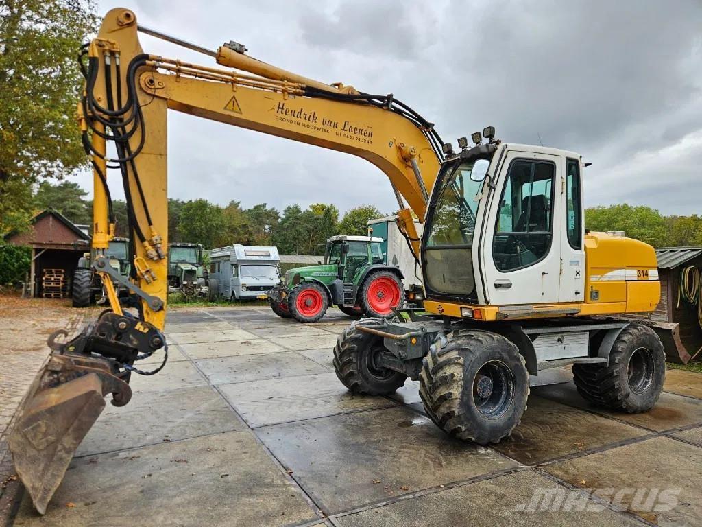 Liebherr A 314 حفارات بعجل