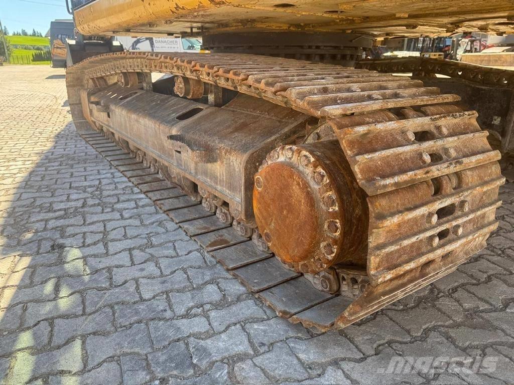 CAT 326 F LN حفارات زحافة