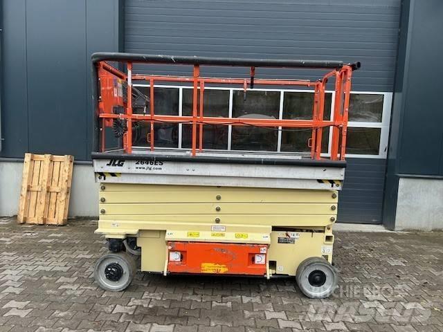 JLG 2646 ES رافعات مقصية الشكل