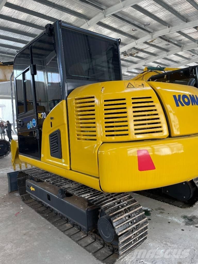 Komatsu PC 70 حفارات وسط 7 طن - 12 طن