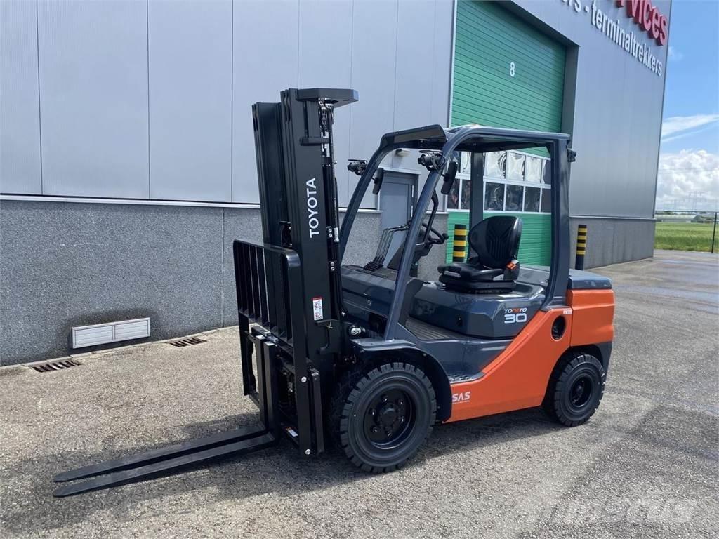 Toyota 52-8FDF30 شاحنات الديزل