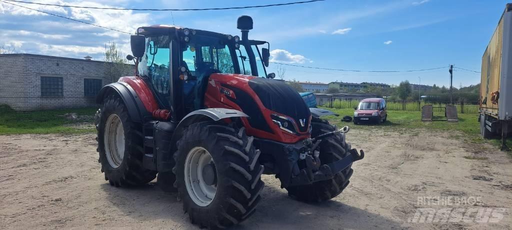 Valtra T-175 A الجرارات