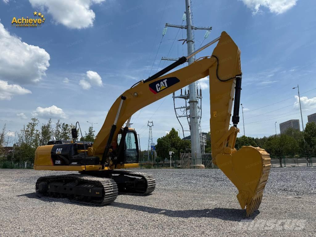 CAT 329 D حفارات زحافة