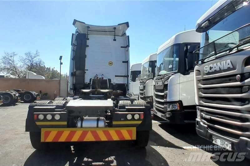 Volvo FH 440 شاحنات أخرى
