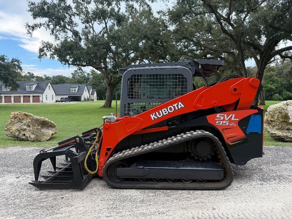 Kubota SVL 95-2 S لوادر انزلاقية التوجيه