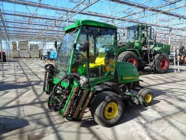 John Deere 3235C ركوب الحشائش