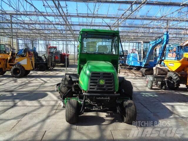 John Deere 3235C ركوب الحشائش