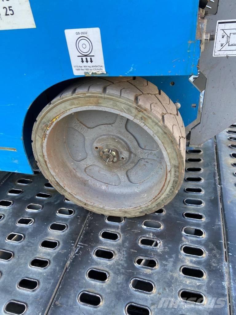 Genie GS 2632 رافعات مقصية الشكل