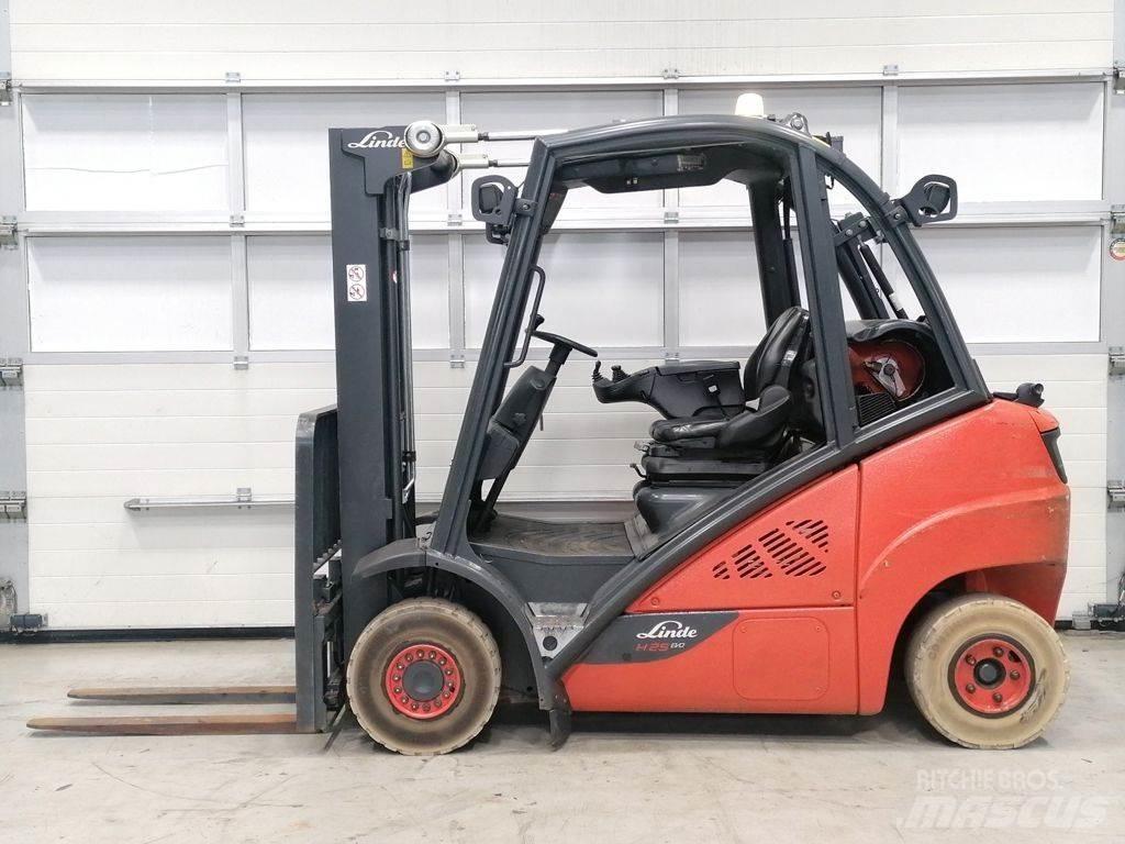 Linde H25T-02 شاحنات LPG