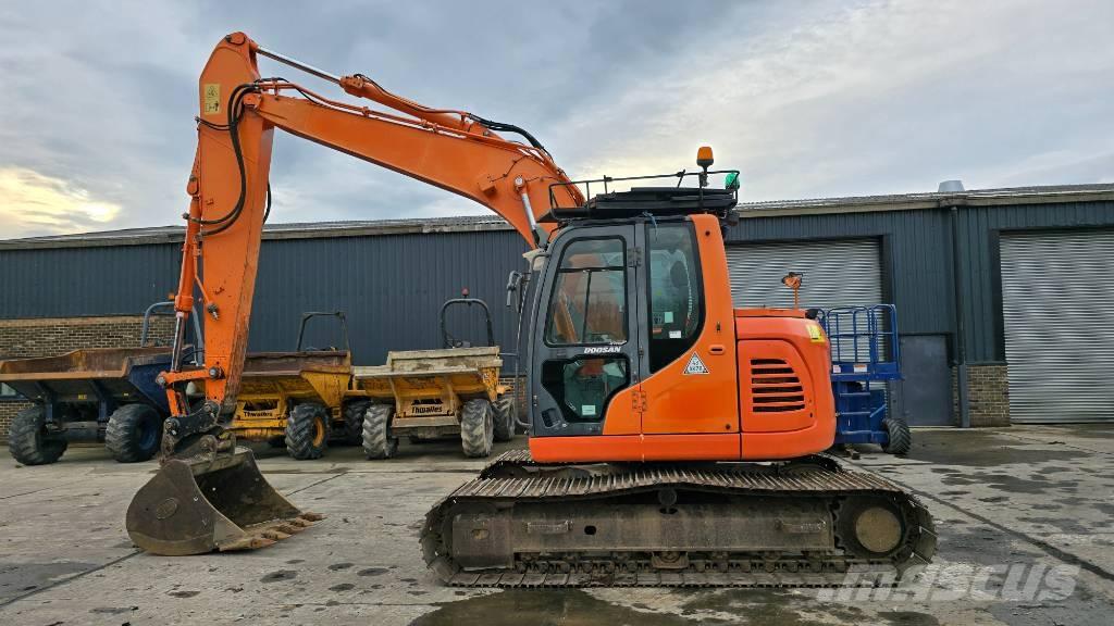 Doosan DX 140 LCR-3 حفارات زحافة