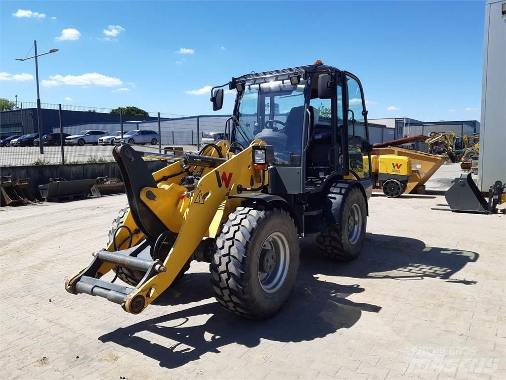 Wacker Neuson WL52 لوادر بعجل