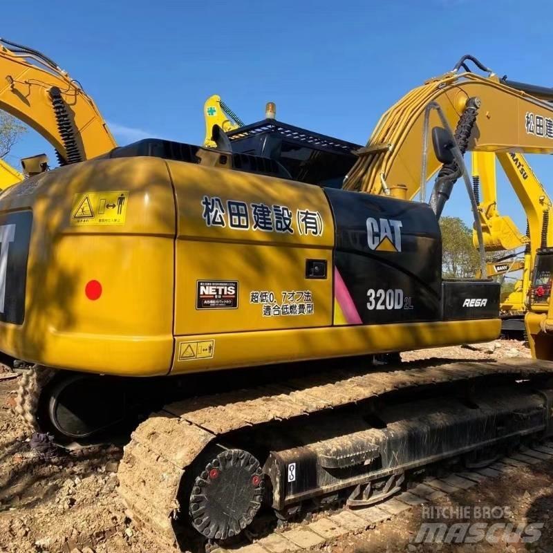 CAT 320 D حفارات زحافة
