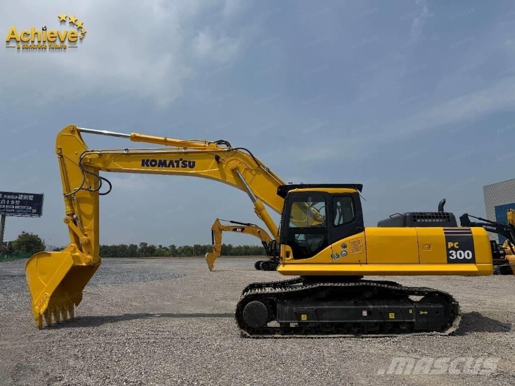 Komatsu PC 300 حفارات زحافة