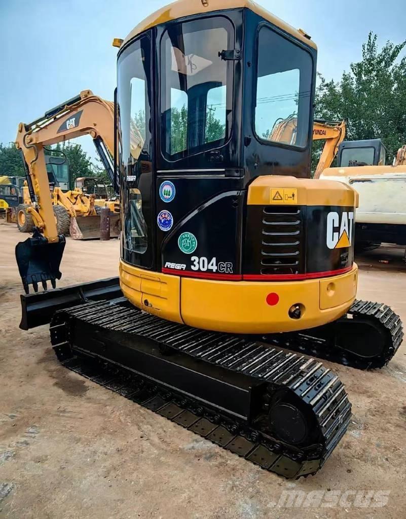 CAT 304 C حفارات زحافة