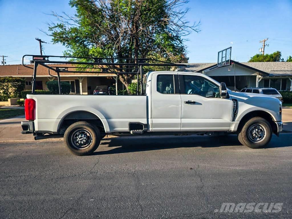 Ford F 250 XL SD شاحنات أخرى