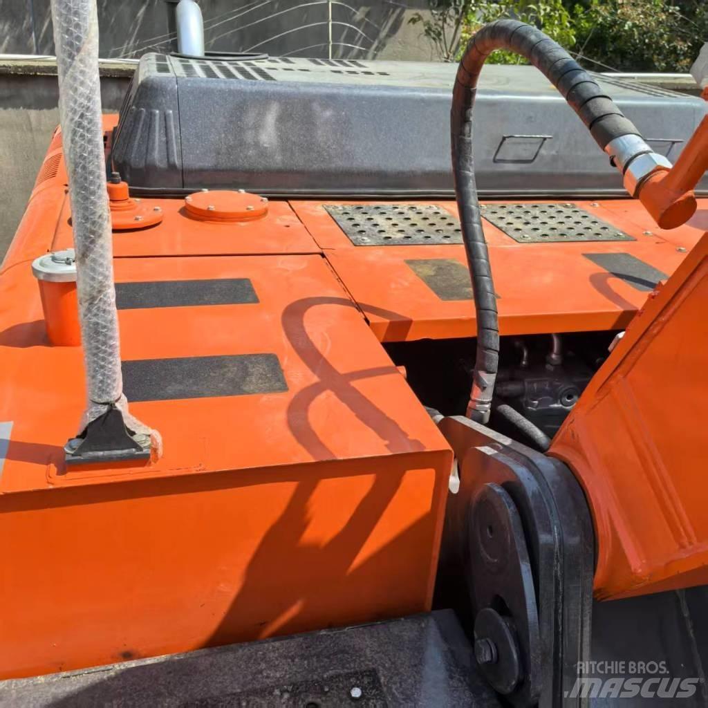 Hitachi ZX 350 H حفارات زحافة