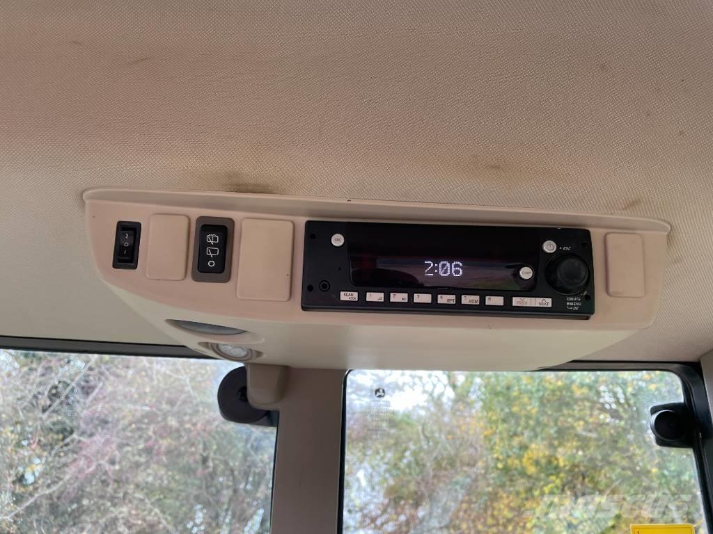 John Deere 6155 M الجرارات