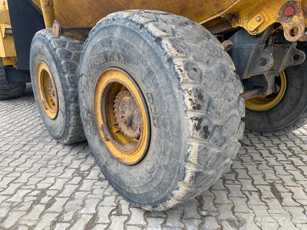 Komatsu HM 300-2 ساحبات مفصلية