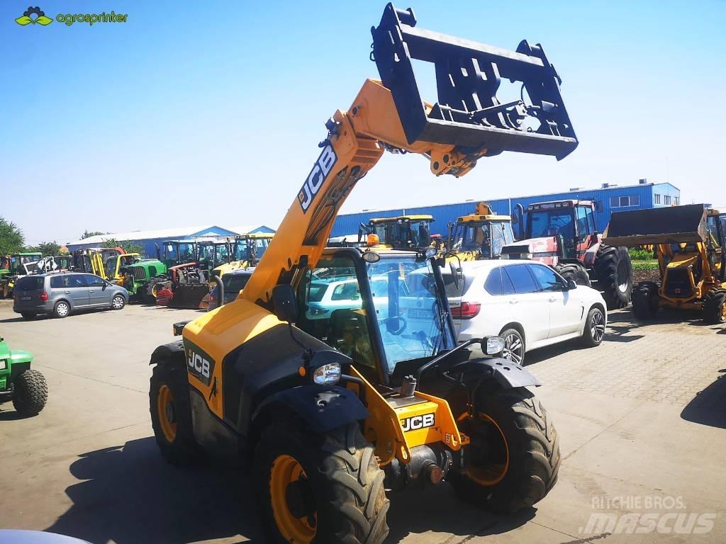 JCB 527-58 معدات مناولة لأغراض الزراعة