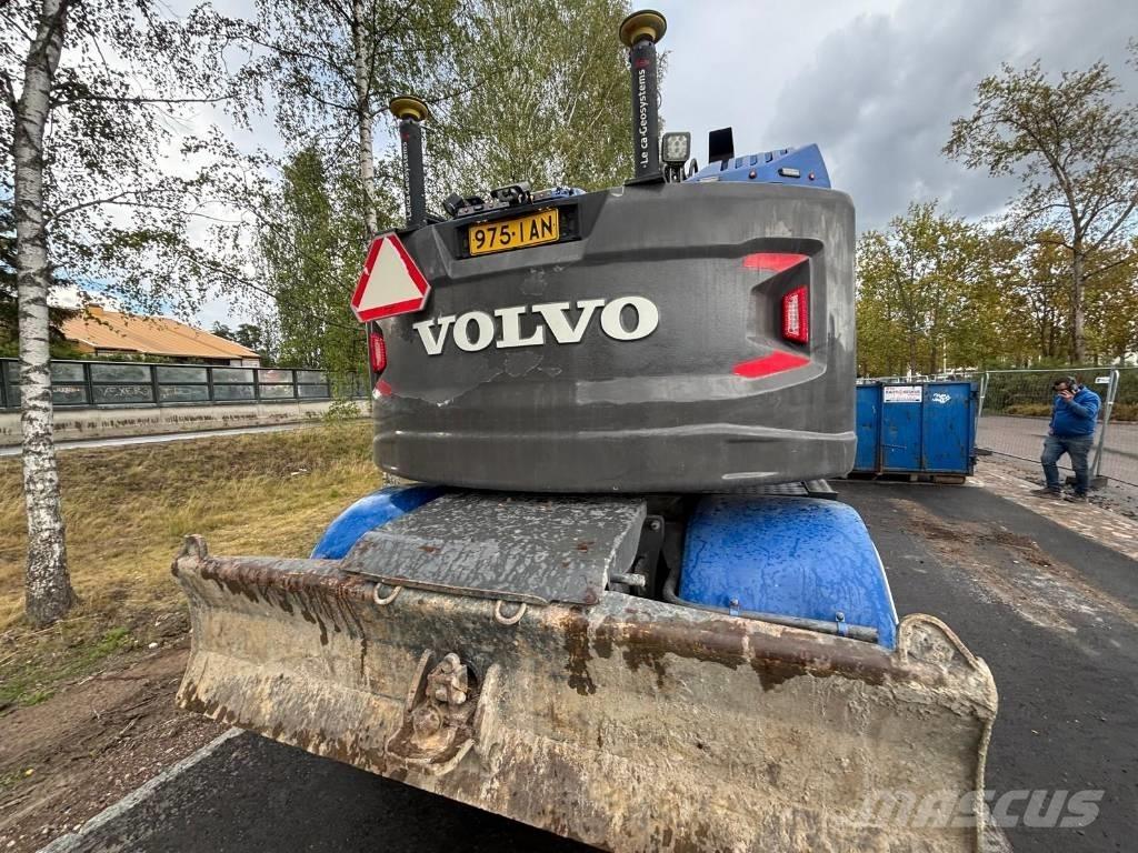 Volvo EWR 150 E حفارات بعجل