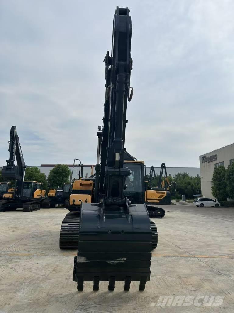 Hyundai HX 220 L حفارات زحافة