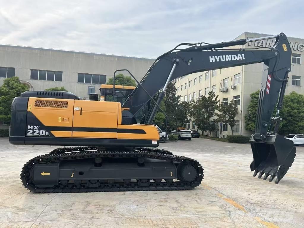 Hyundai HX 220 L حفارات زحافة