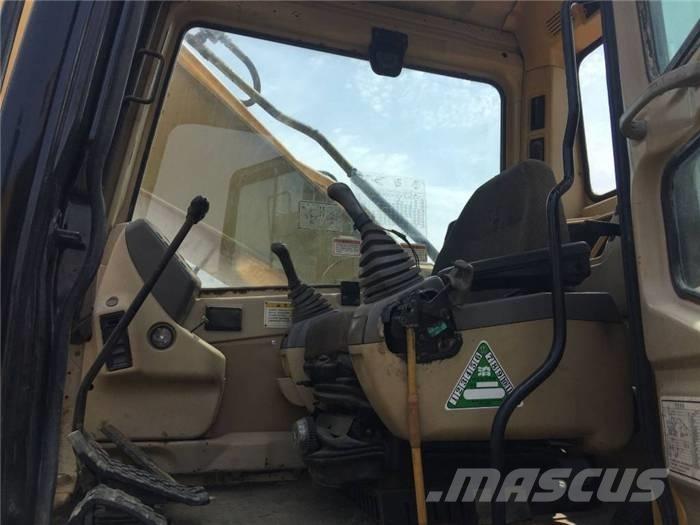 CAT 325 B حفارات زحافة