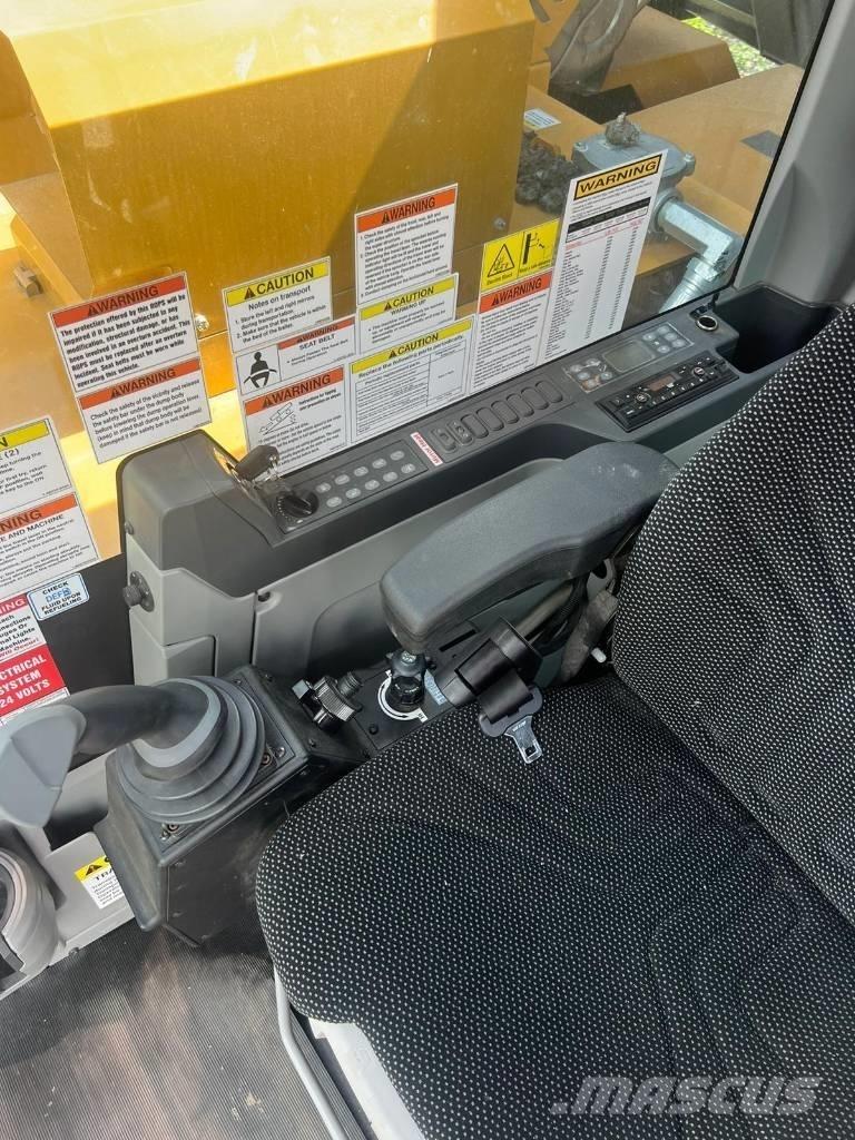 Morooka MST 3000 VDR عربات نقل قلابة مجنزرة