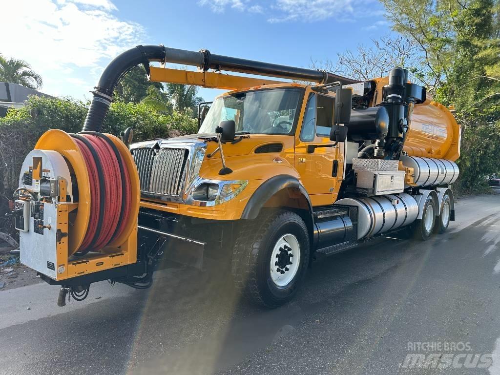 International 7600 شاحنات مزدوجة / خلخلة