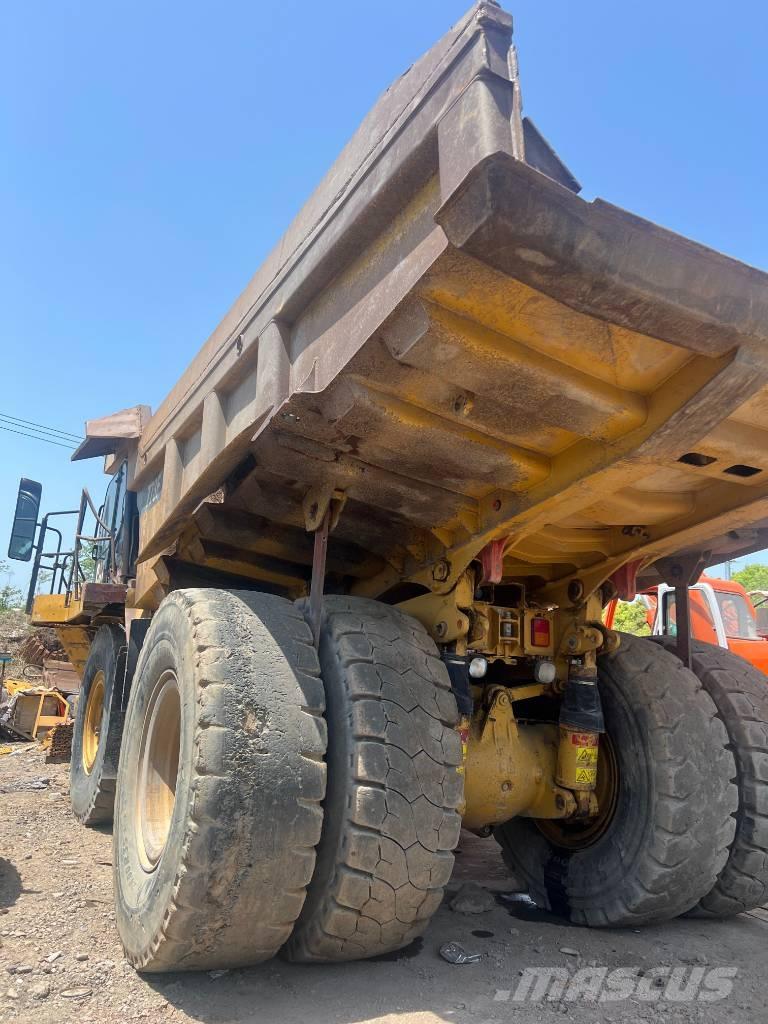 CAT 773 F ساحبات مفصلية