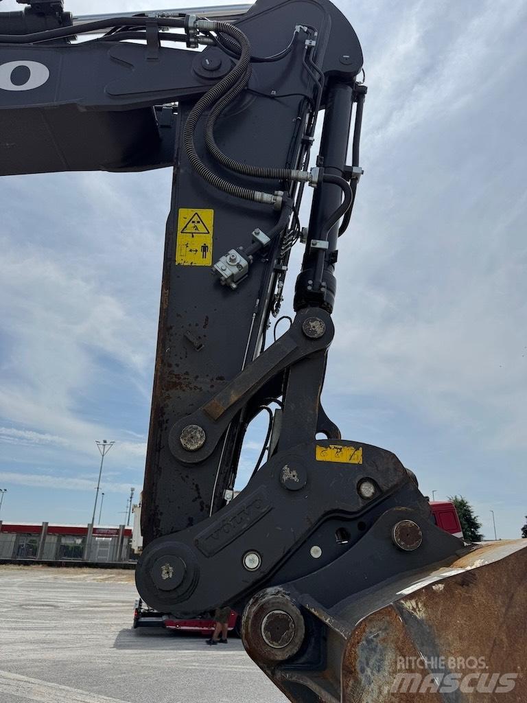 Volvo EC 380 E حفارات زحافة