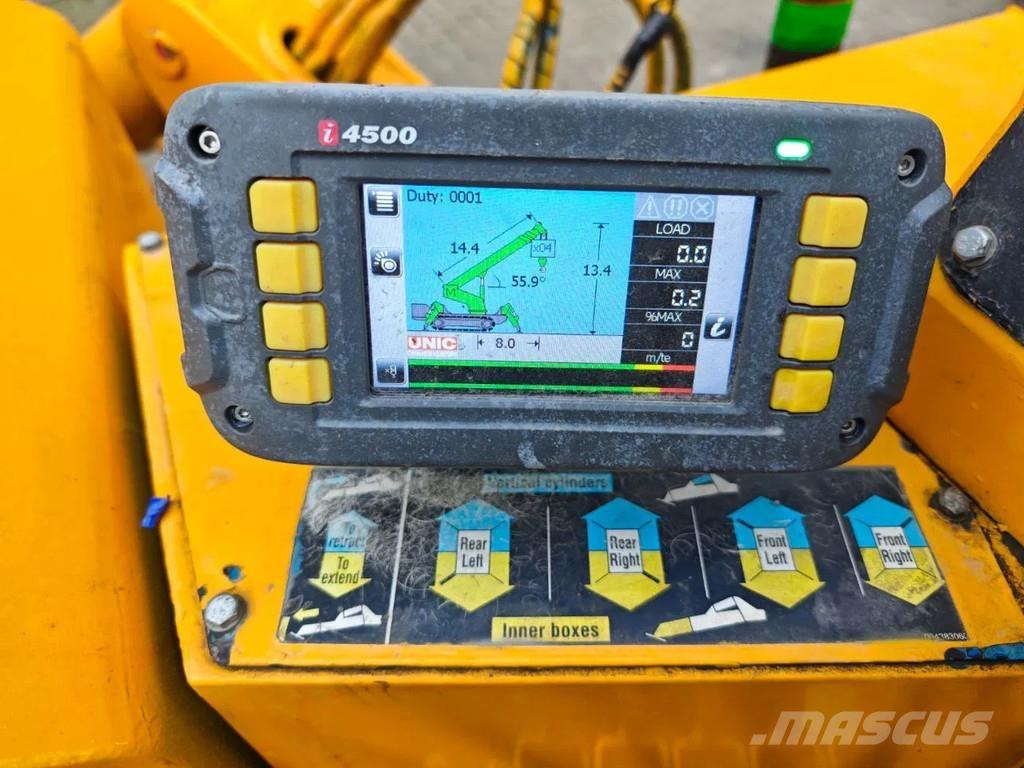 Unic URA 376 C رافعات مجنزرة