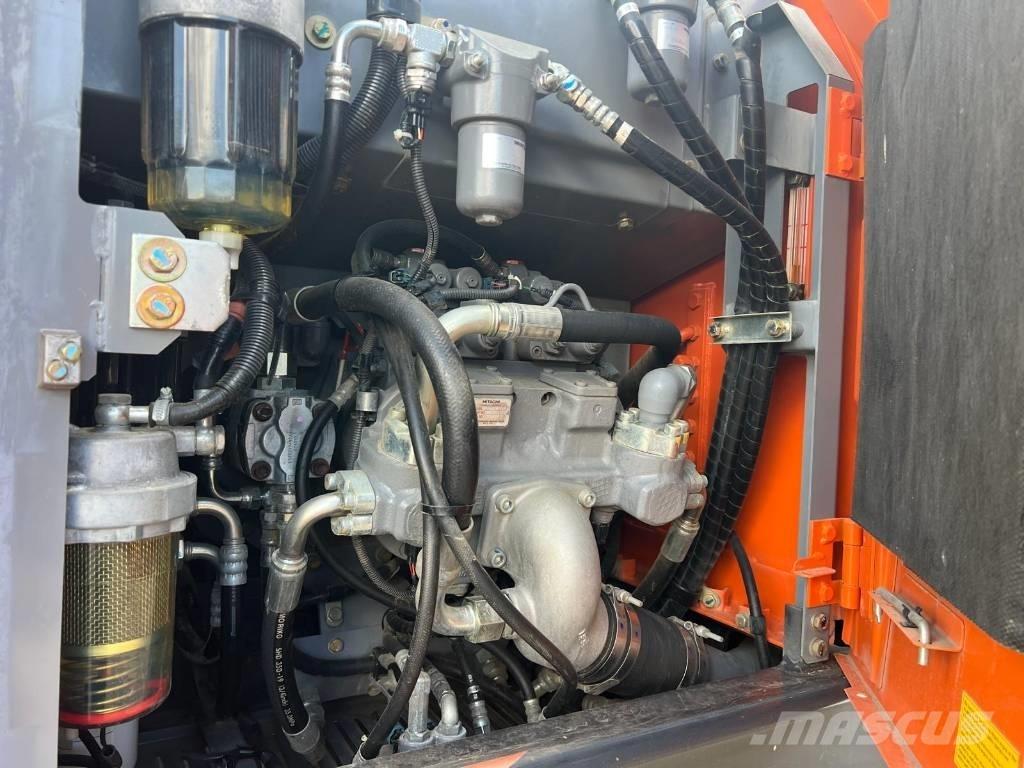 Hitachi ZW 170-5 حفارات بعجل