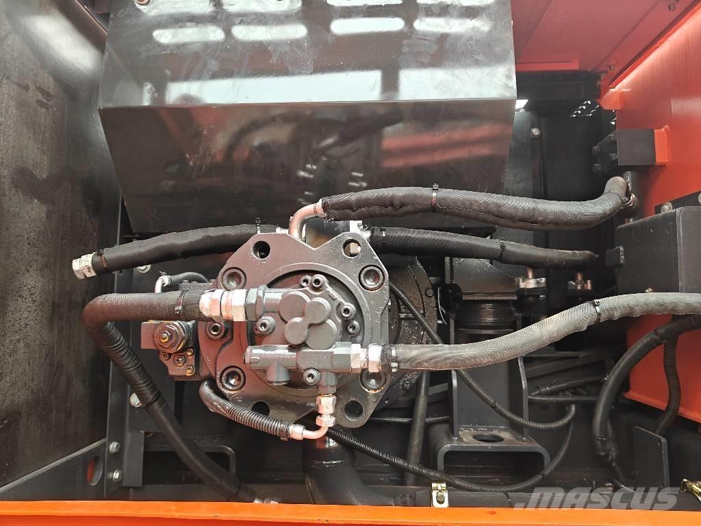 Doosan DX225LCA حفارات زحافة