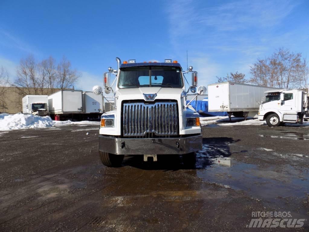 Western Star 4700 SB وحدات الجر