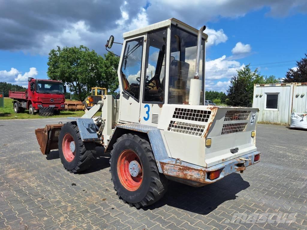 Atlas 52 E لوادر بعجل