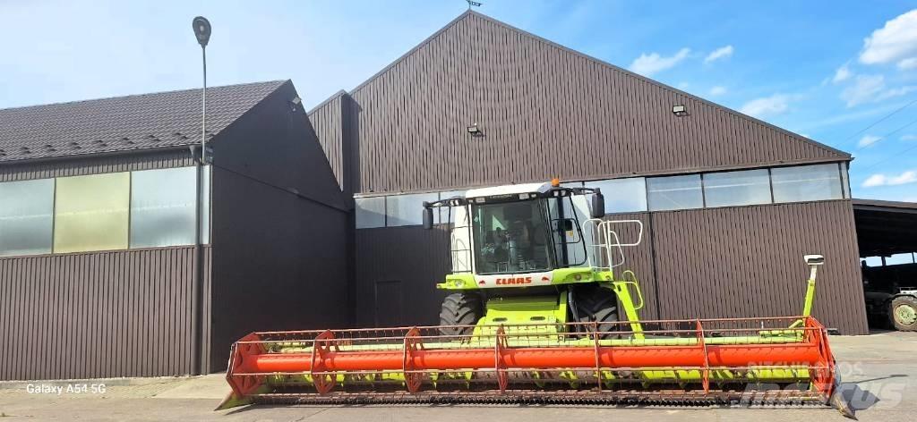 Claas 570 حصادات