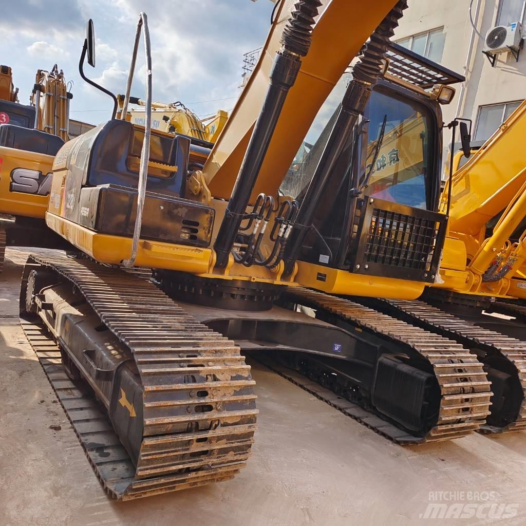 CAT 320 D 2 L حفارات زحافة